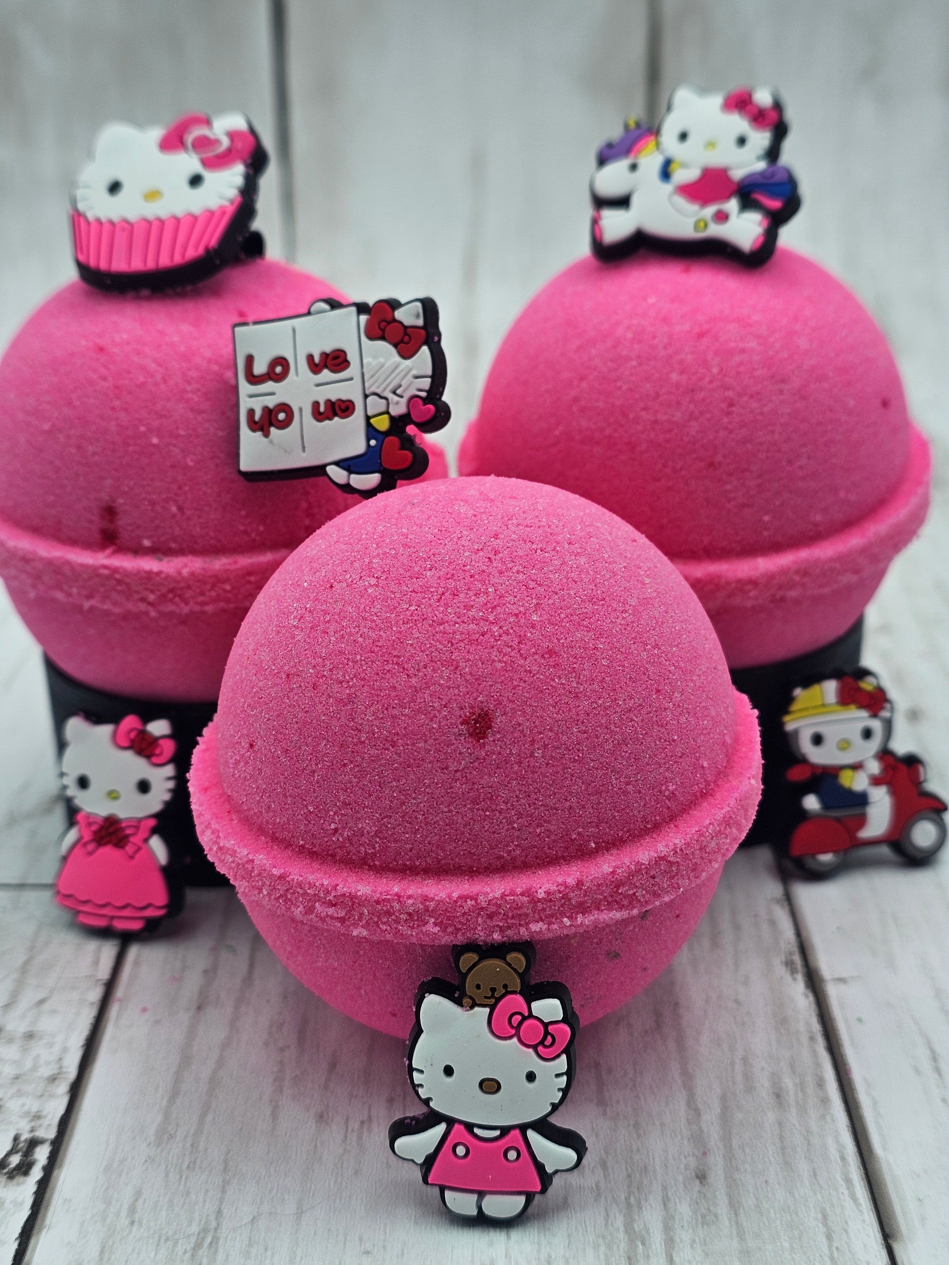 Hello Kitty Bath Bomb with Toy