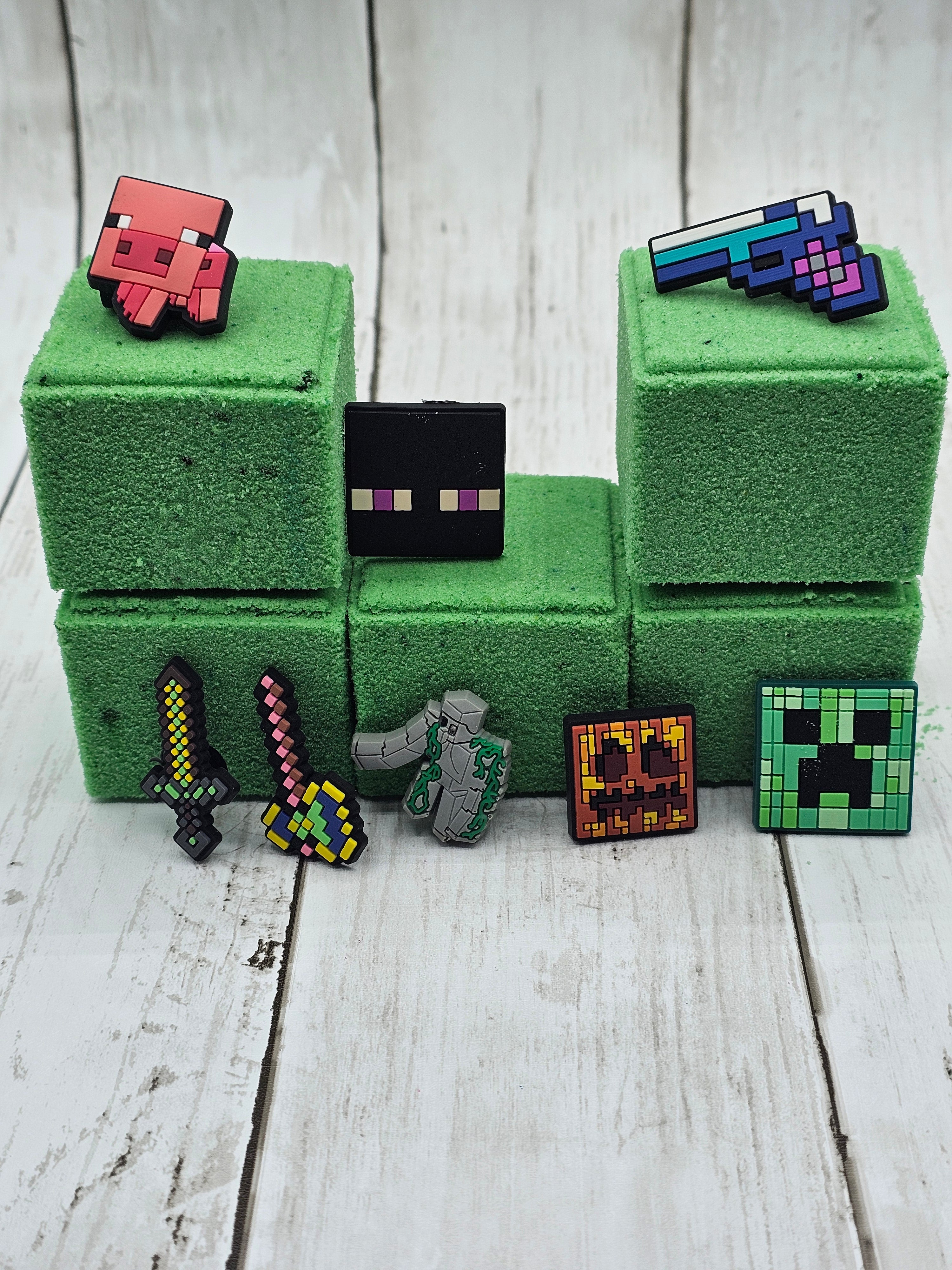 Minecraft Bath Bomb with Toy Bundle